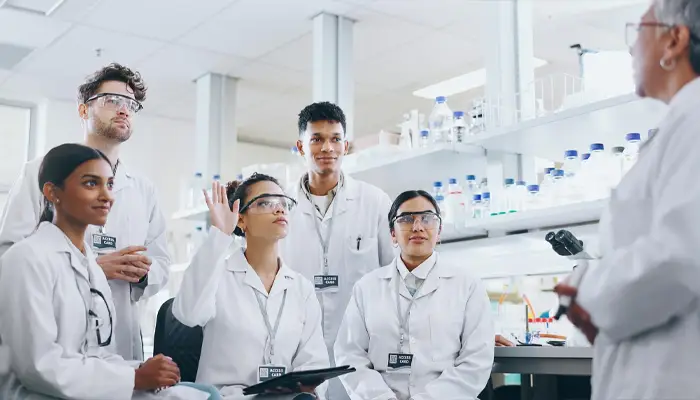 Pharma-education-imgwebp - Healthcare Branding and Knowledge Solutions - Healthcare Branding and Knowledge Solutions